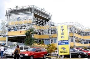 Etec inaugurada no Trade Hill
